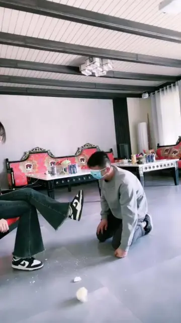 【宫雪大大】圈养奴吃鞋底