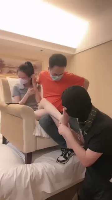 【万一】贱货被调教哭了