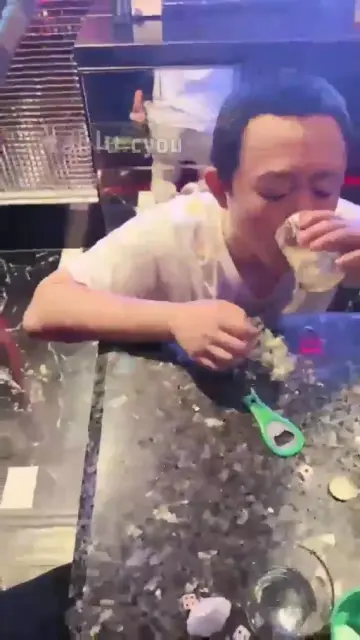 【一诺大小姐】重口呕吐玩弄搭讪的司机