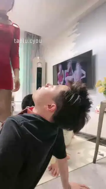 【小祖宗】调教一主二仆两分钟喝一次圣水