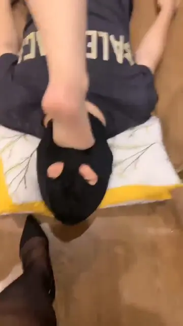 【梓夫人】调教偷鞋的贼