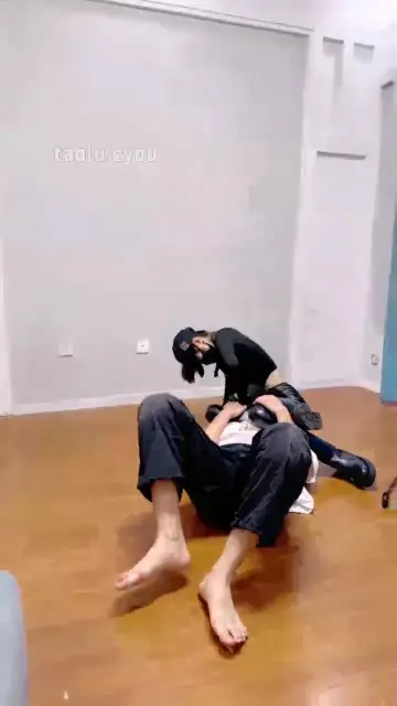 【美娜格格】被女王暴打踩踏