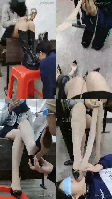 【爱可呀】学姐在教室里伺候校花