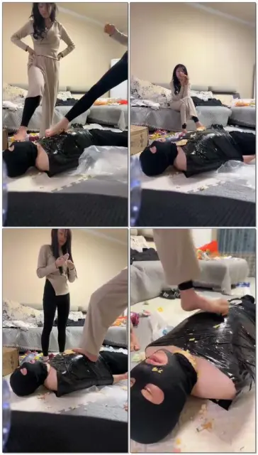 【精神小妹】脚踩喂食