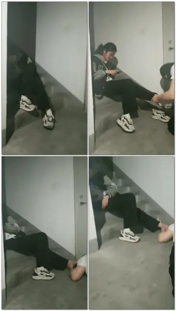 【雯雯】楼梯户外舔脚