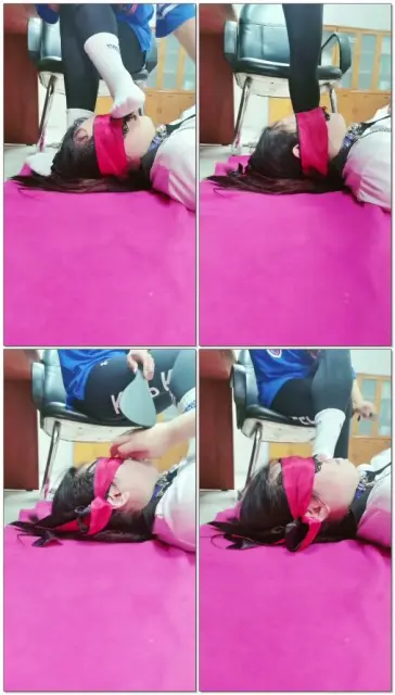 【璃茉老师】胯下窒息白棉袜脚耳光挑战