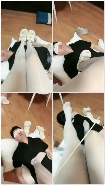 【桃桃樱SS】主人的脚垫子踩踏耳光踢裆虐阳