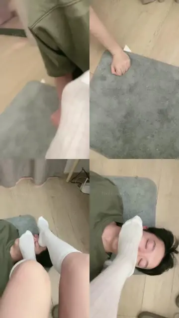 【陈墨瞳】原味白袜脚气味羞辱