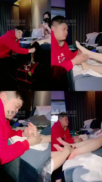 【莫莉】当着技师的面舔脚