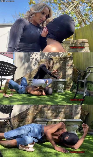 【欧美女王】踩你脸上做蹲跳起！被残忍的Courtney女神平底鞋臭汗脚狂跺