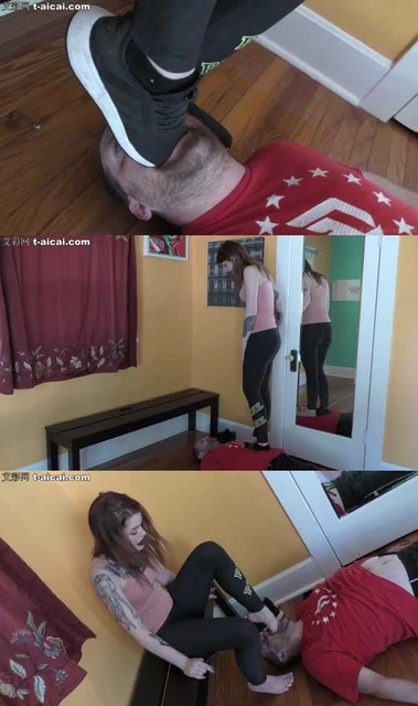 【欧美女王】暴力女Jasper穿脏鞋穿臭袜子残忍插嘴深喉贱狗!最后用臭汗脚深喉!