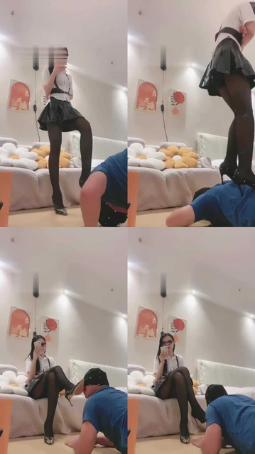 【嘉倪】模特黑丝高跟辱脚垫【完整版】