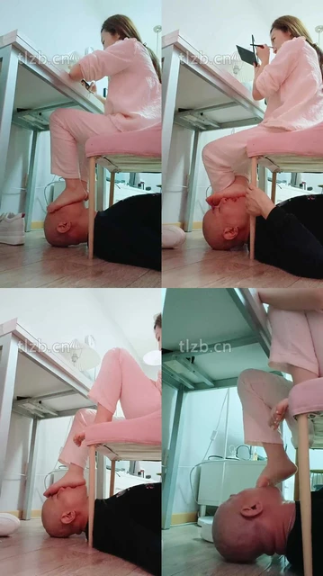 【魅儿】桌下伺候踩地毯狗