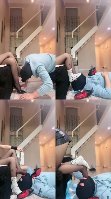 【不期而遇】臭袜控必入黑丝白棉袜狂吸/白袜灌圣水喝踩脸深喉