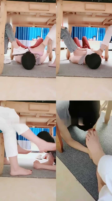 【bibi团】桌底下伺候双狗