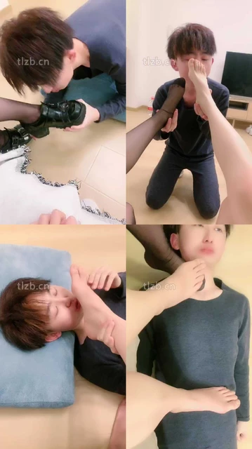 【啡啡】双S-跪舔皮鞋黑丝/狂吸脚趾/脚插嘴/转胯/臭脚捂脸