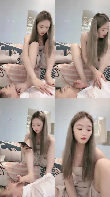 【时颜】漂亮姐姐裸足踩脚垫/虐乳