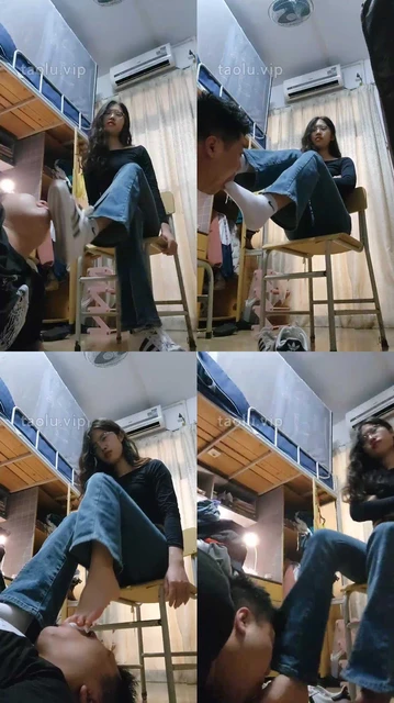 【素人星探】偷溜女生宿舍被虐-白袜踩/骑马/深喉/虐乳/舔鞋