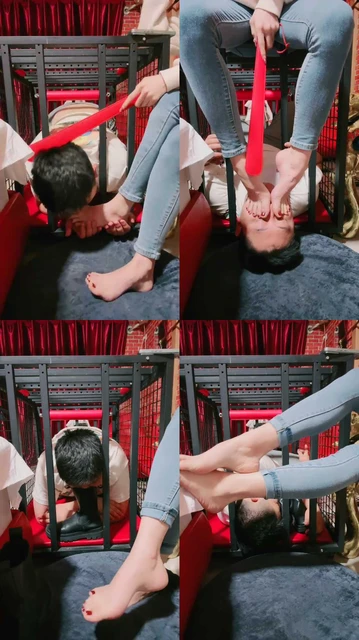 【兔兔大人】狗笼囚禁-捧玉足狂舔/脚插嘴/闻鞋窝-白袜