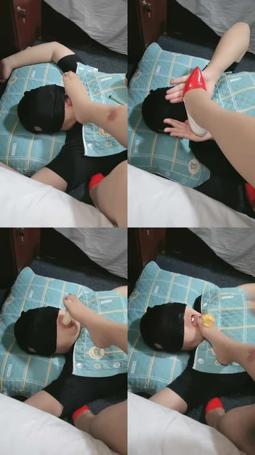 【魔蝎】肉丝脚喂食狂舔