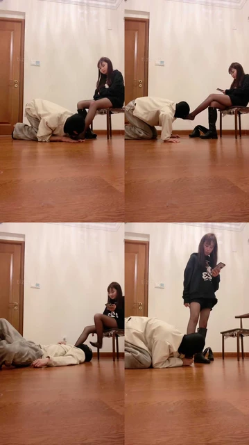 【甜甜】长靴黑丝强迫闻舔/臭脚插嘴