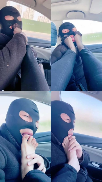 【小妮】车内让司机舔闻原味jio