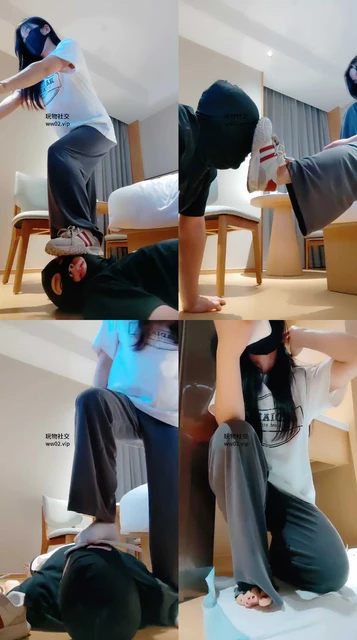 【妮蔻】脏运动鞋全体重踩踏/骑马闻舔白袜/品尝内裤