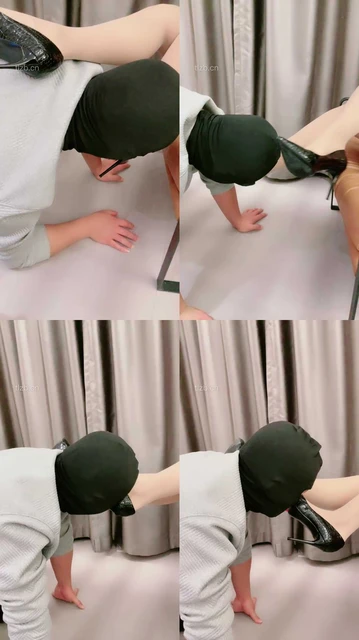 【赵奈奈】跪舔高跟丝袜美腿