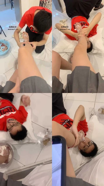 【丝雯】裸足喂酸奶狂舔