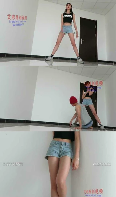 【小黑屋】00后女主丝袜嘟嘴强迫吞咽虐踩下面！