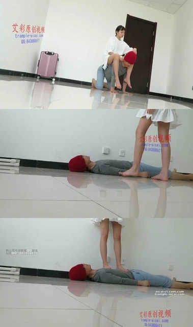 【小黑屋】00后天使女主各角度骑乘，坐身舔裸足踩踏！