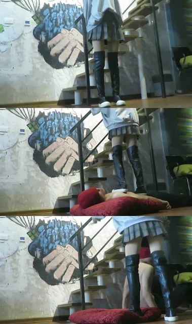 【小黑屋】AJ女主学生段裙装黑长靴骑乘踩踏！