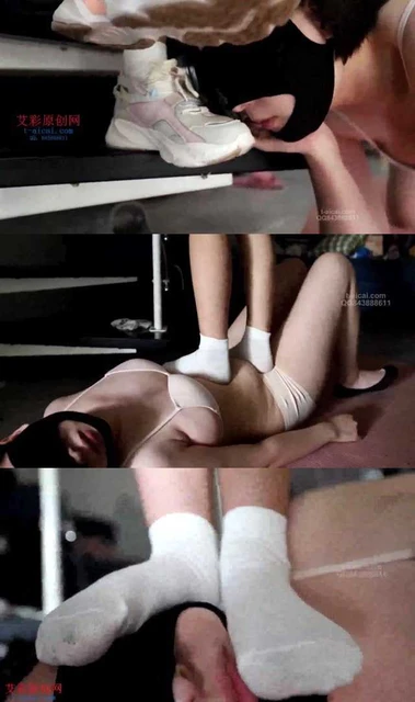 【珊瑚湾】Baby夜店跳舞归来 极臭白袜踩踏羞辱母狗