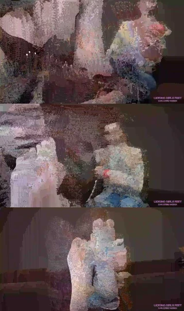 【外国女主】美女享受舔脚服务 大脏脚被舔的白白净净