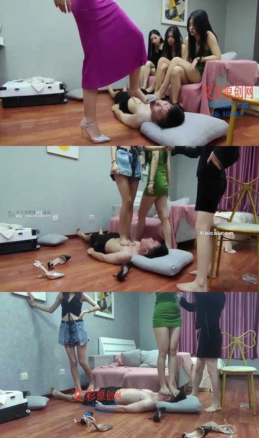 【鱼七】Foot Party 四女王虐踩 脸上漫步