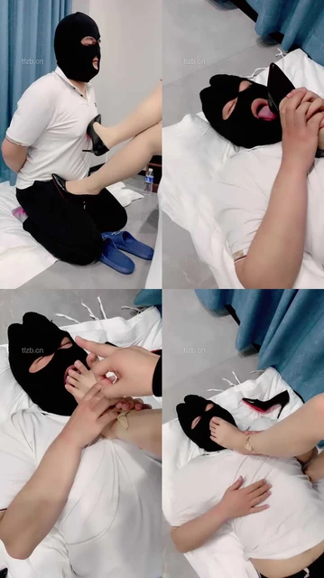 【六酱】高跟肉丝脚裸足踩脚垫