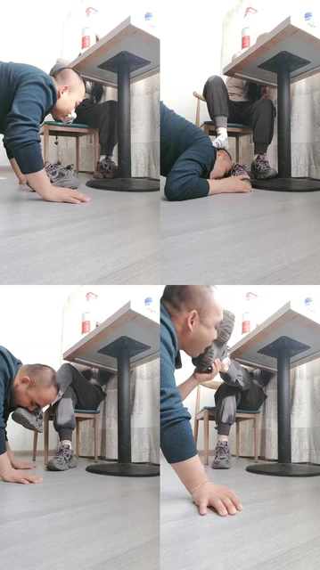 【西北傻子】脏运动鞋桌底无意识踩狗【双视角版】