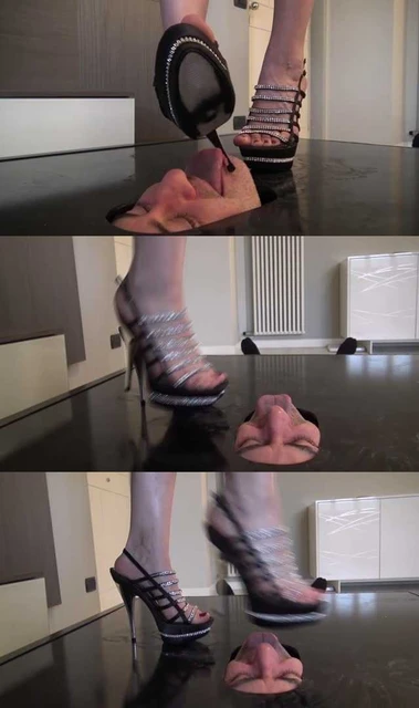 【欧美女王】【abbie cat系列1】高跟凉鞋驾驭男人，这么高的鞋跟深喉很痛吧？