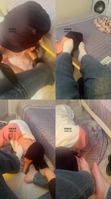 【兔兔大大】捂了一天的白袜脚羞辱