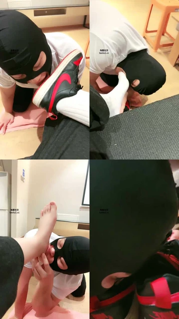 【丸子】清理超脏运动鞋鞋底/白棉袜裸足辱