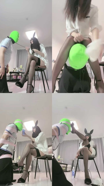 【月影儿】偷原味逮到被虐-耳光胯下辱/闻吃内裤