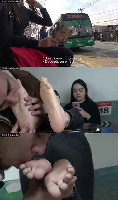 【欧美女王】公交站搭讪小妹！带回家脱了她的臭鞋闻舔她真实生活中的臭袜子臭脚