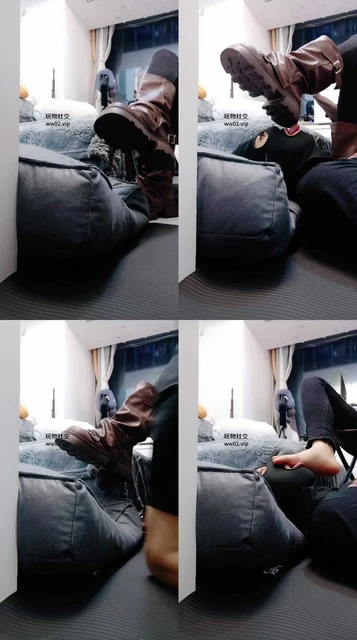 【玥野兔】清理脏长靴白袜裸足