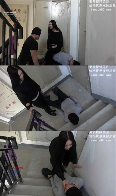 【冷柔】楼道狂扇两贱m耳光