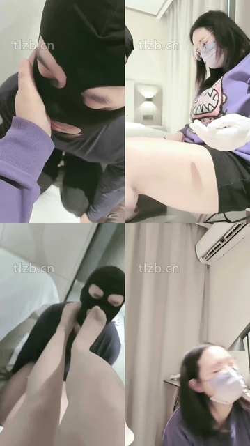 【樊樊】狗嘴清理脏鞋脏内裤/套头/肉丝脚踩踏/插嘴