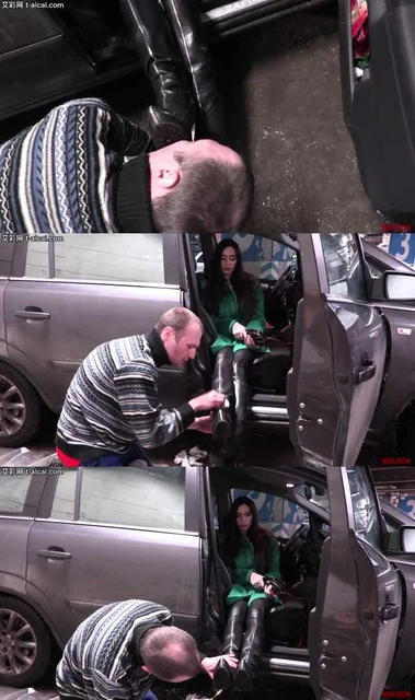 【欧美女王】15cm-用刷子和舌头清理Maria女神脏鞋底！被扇耳光打到满地找牙