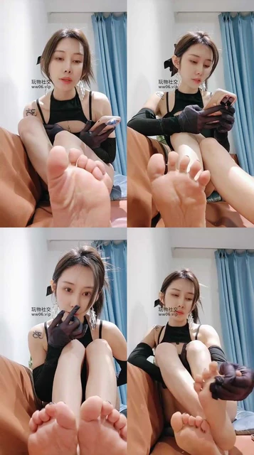 【喵酱紫】裸足模拟足交羞辱场