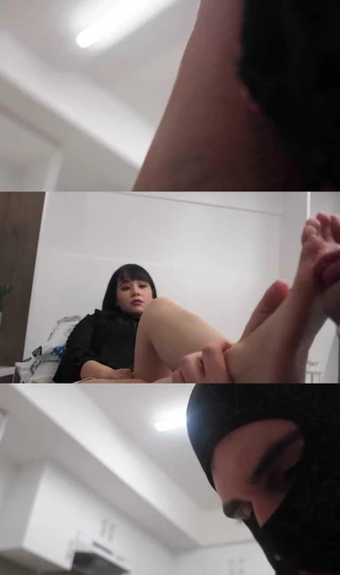 【欧美女王】斯文亚裔女主脚底的泥让白狗吃干净