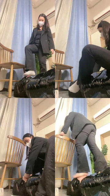 【素人星探】木乃伊全包-小白鞋白袜捂脸窒息