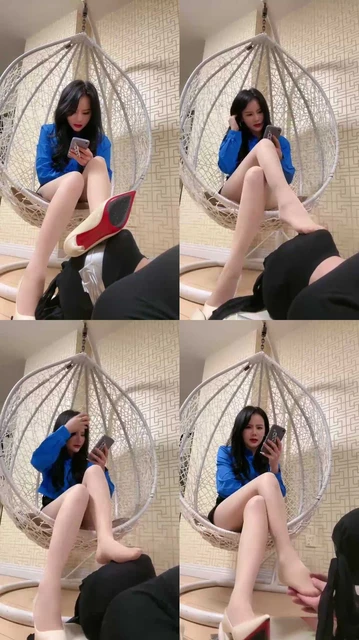 【亚兮】胶带封嘴丝袜脚踩狗脸